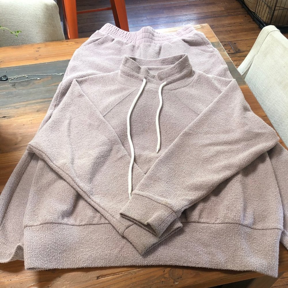 VARELY mock Turtleneck sweatshirt with matching pants, SIZE S